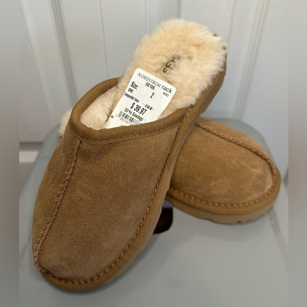 Ugg brown slippers size 2 NWT